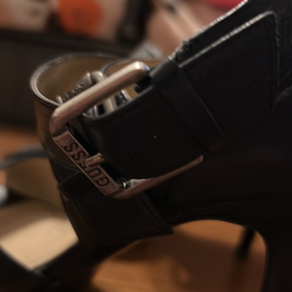 Sexy Guess size 6M platform sandal - Picture 6 of 9